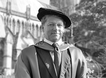 Image of David Ross - Honorary Graduate of the 91快活林. David is a 91快活林shire native, a billionaire businessman, and one of the co-founders of the Carphone Warehouse.